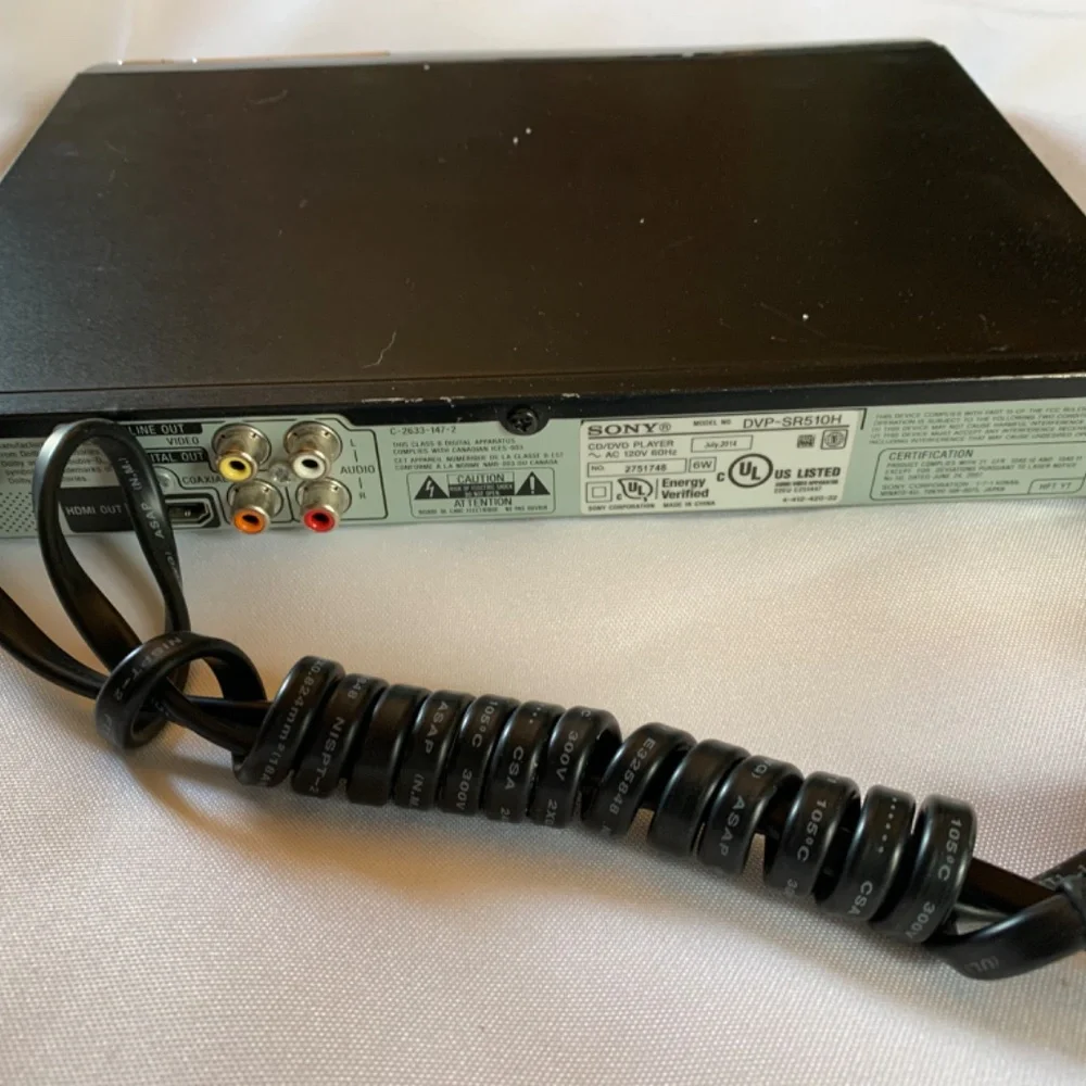 SONY DVD Player with HDMI Cord!  No Remote Control.